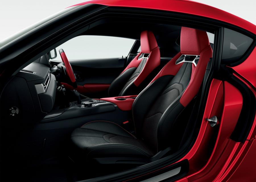 Интерьер Toyota GR Supra (A90) 2019 года  (JP) (фото 16 из 39)
